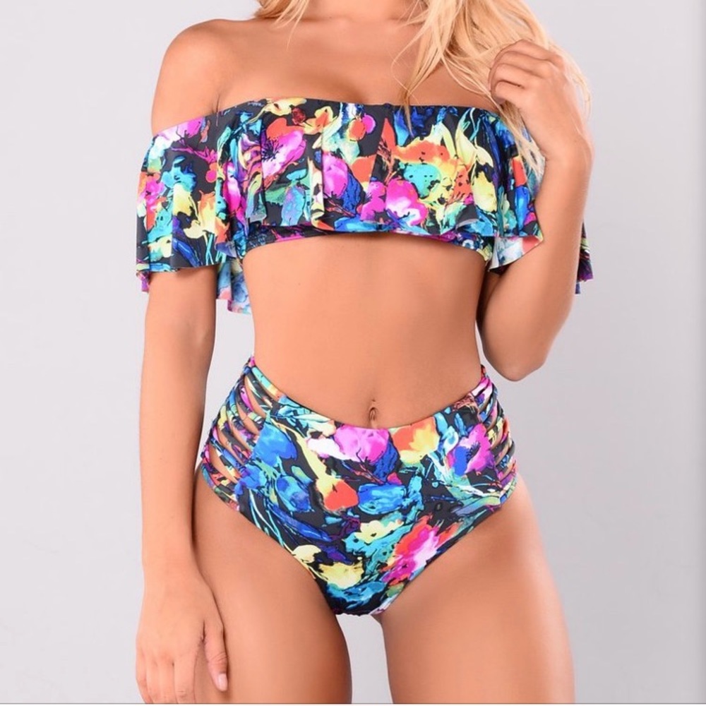 NWT 2 pc swimsuit women’s size M bikini